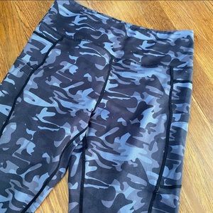 Zyia Camo Light N Tight Capris